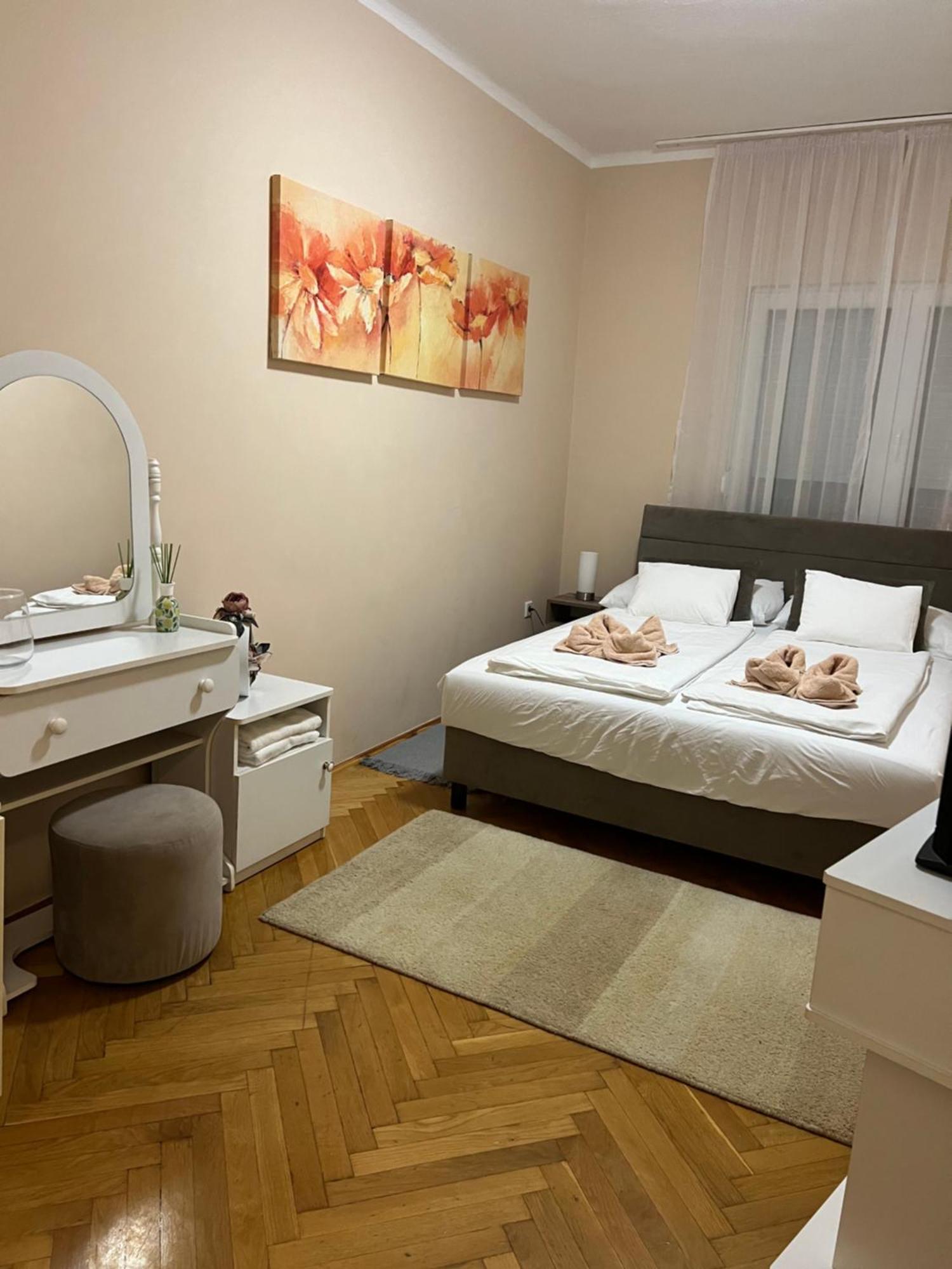 Centroom Надьканижа Экстерьер фото