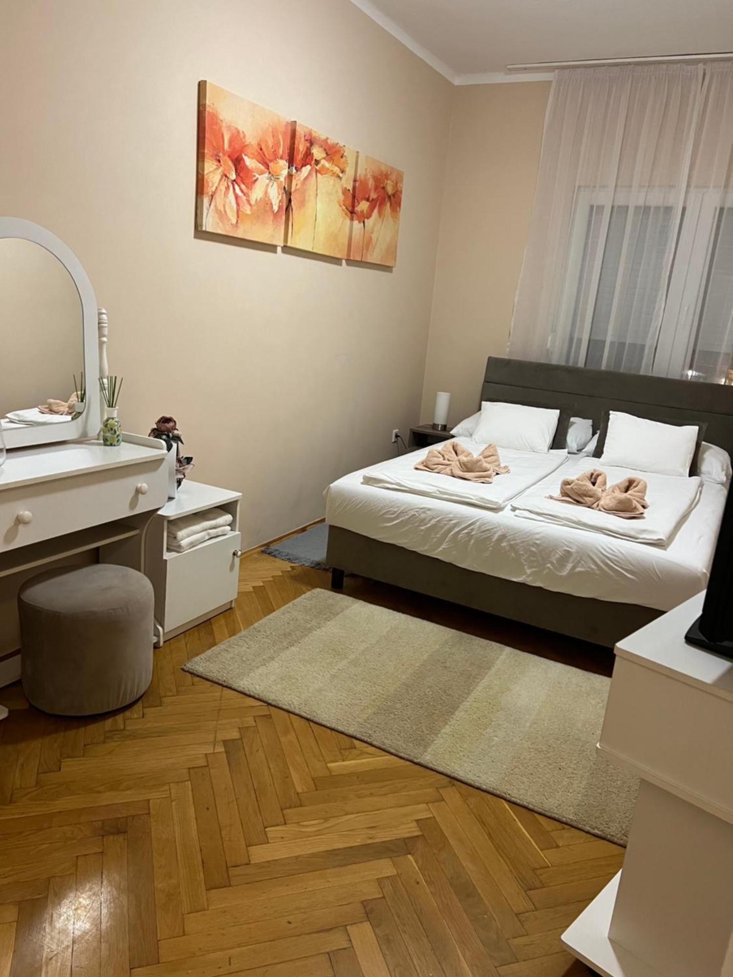 Centroom Надьканижа Экстерьер фото